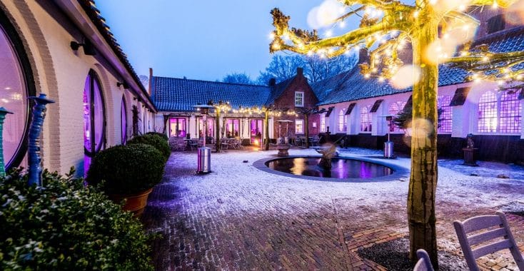 Mariënhof Locatie Amersfoort binnenhof avond